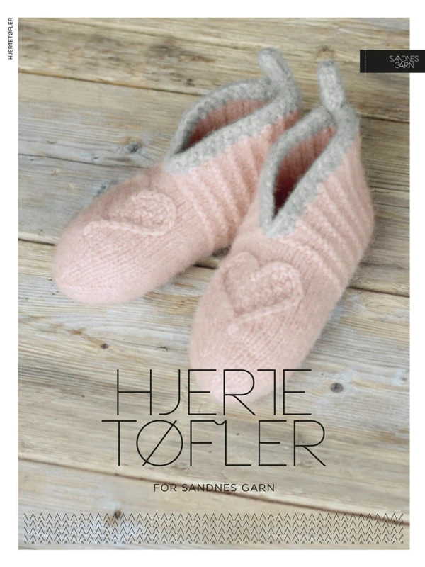 Bild på KONGLEBYSIGRUN - HJERTETØFLER Stickade i Fritidsgarn