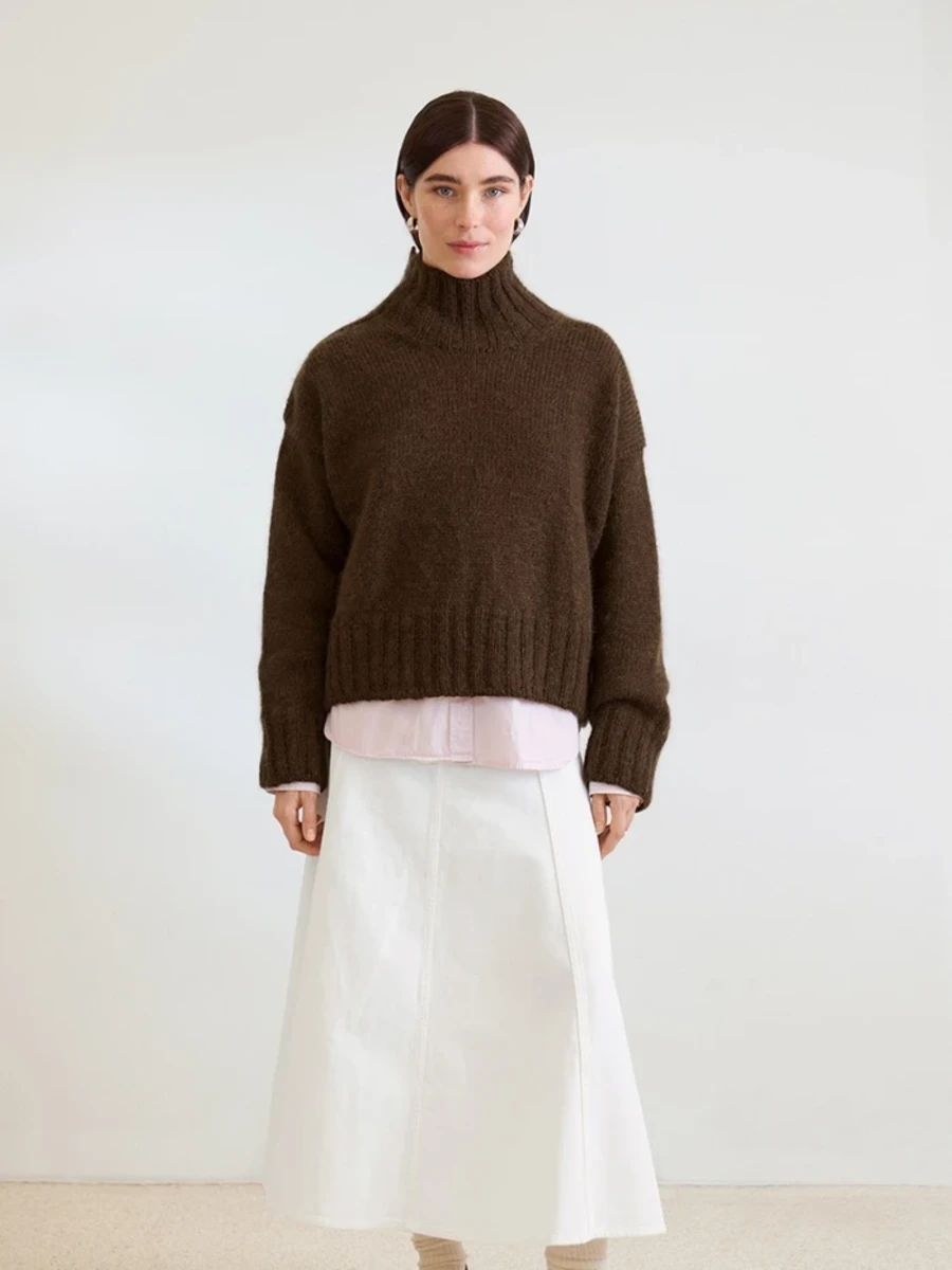 Bild på " Mina Sweater" stickad i Peer Gynt eller Double Sunday med en tråd Tynn Silk Mohair 2602-2