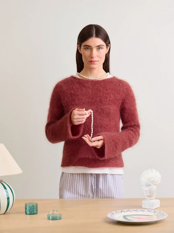 Bild på "Lyra Sweater" stickad i Ballerina Cunky Mohair, Borstad Alpakka eller KOS 2602-4