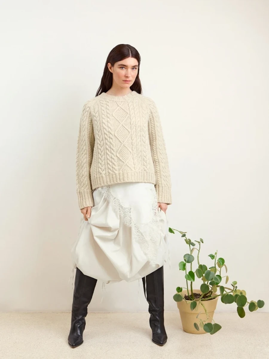 Bild på "Loom Sweater" stickad i Atlas 2602-8
