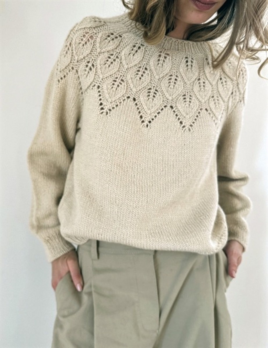 Bild på ELLA SWEATER (SVENSKA) stickad i Alpakka Ull mönster från LeKnit