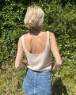 Bild på "JUNE TOPP" stickad i Mandarin Naturell