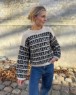 Bild på "Athene Sweater" stickad i Isager Soft mönster från PetiteKnit