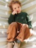 Bild på "THEO SWEATER JUNIOR" stickad i Tynn Merinoull eller Tynn Peer Gynt 2605-5