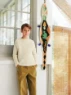 Bild på "THEO SWEATER JUNIOR" stickad i Tynn Merinoull eller Tynn Peer Gynt 2605-5