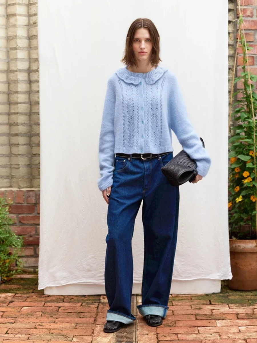 Bild på "BLOOM CARDIGAN" stickad med en tråd Tynn Silk Mohair och en tråd Sunday eller Alpakka Följetråd 2606-4