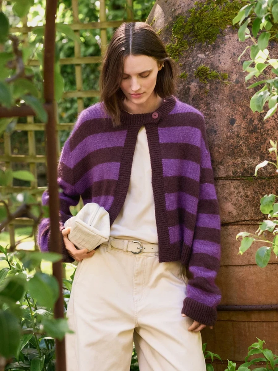 Bild på "MANGO CARDIGAN" stickad med en tråd Sunday och en tråd Tynn Silk Mohair 2606-5