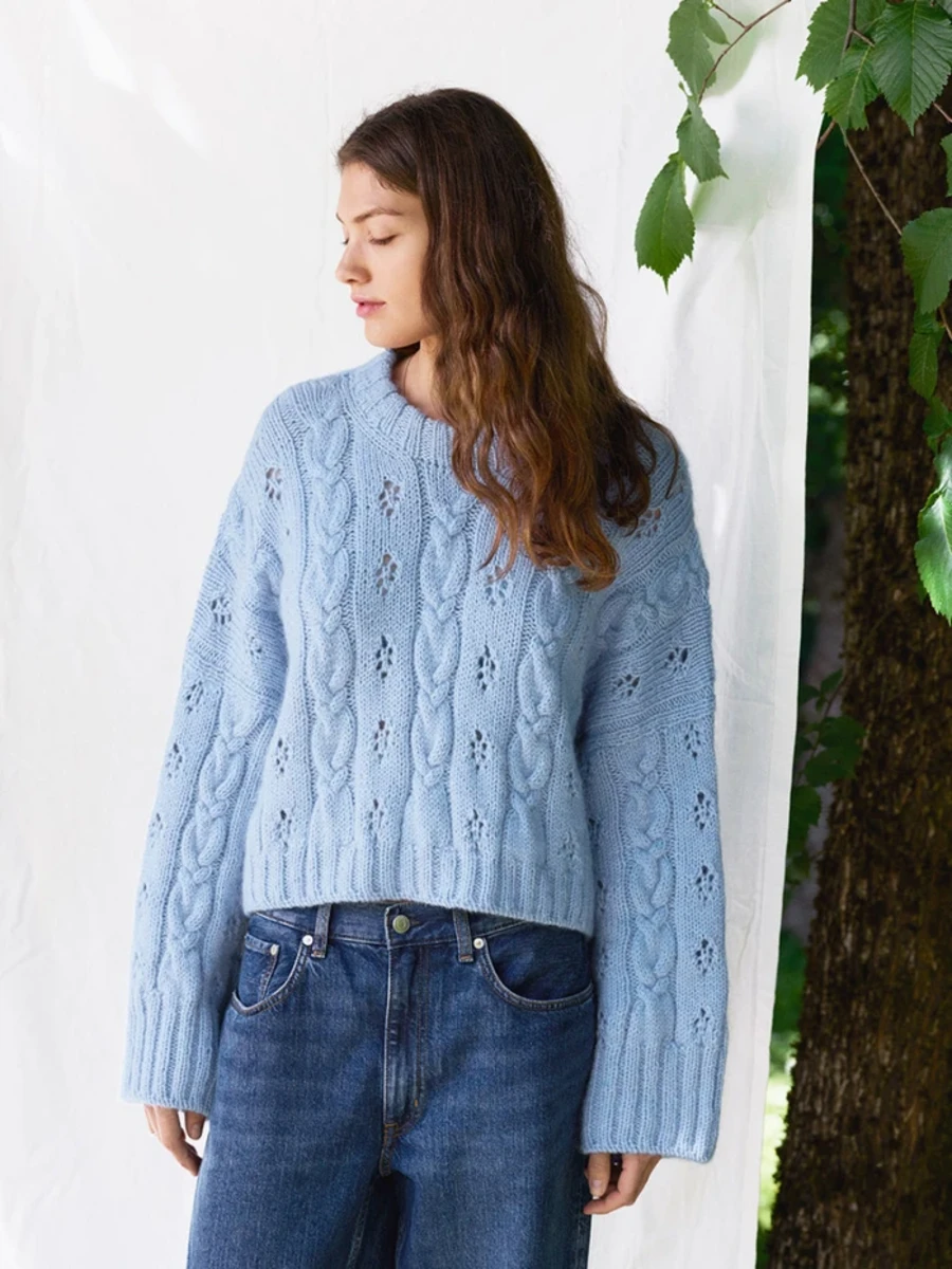 Bild på "JUNIA SWEATER" stickad i Peer Gynt och Tynn Silk Mohair 2606-11