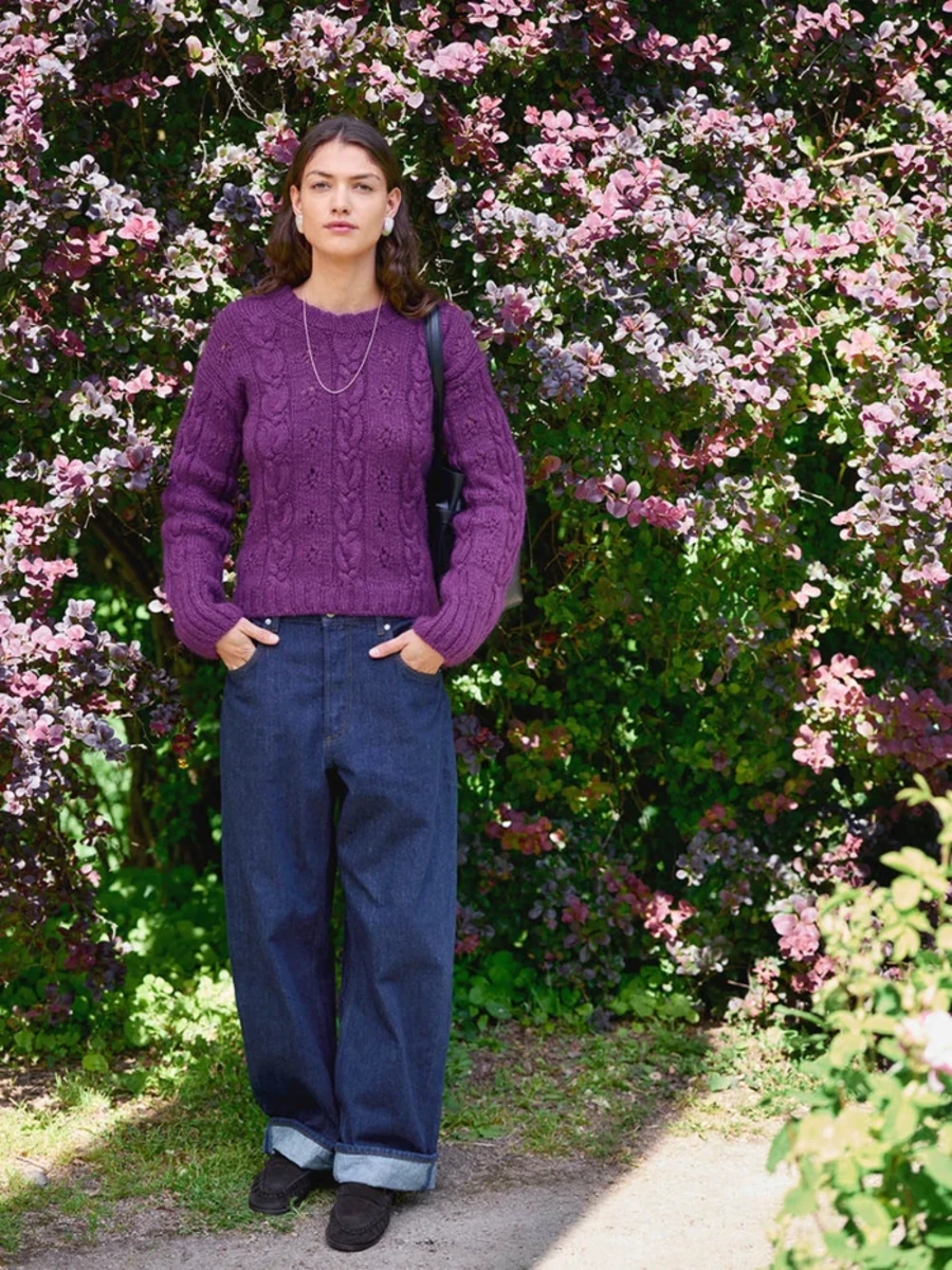 Bild på "JUNIA SWEATER" stickad i Peer Gynt och Tynn Silk Mohair 2606-11