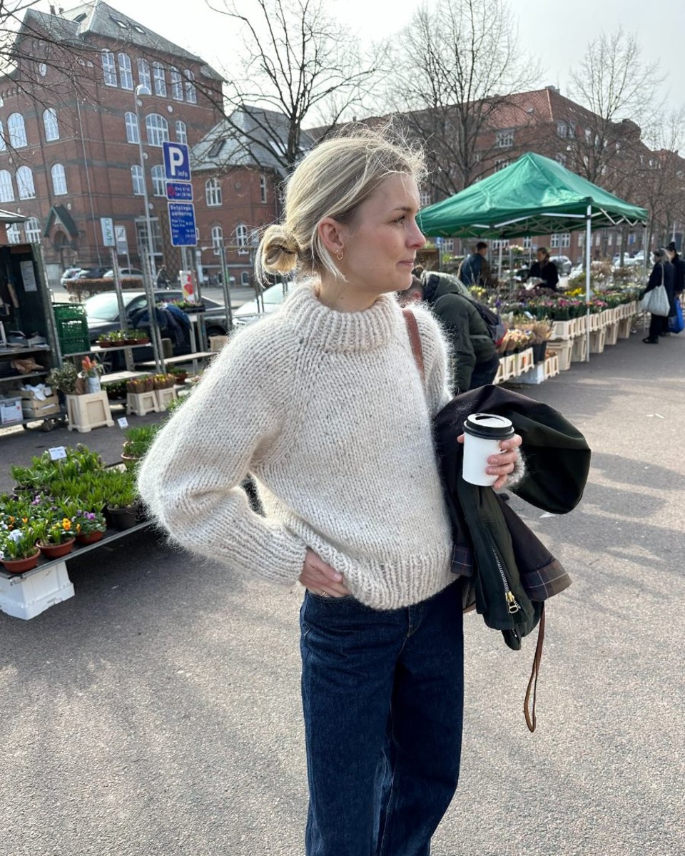 Bild på "Marble Sweater" stickad i Peer Gynt, Ballerina Chunkey, Alpakka Ull och KOS mönster från PetitKnit