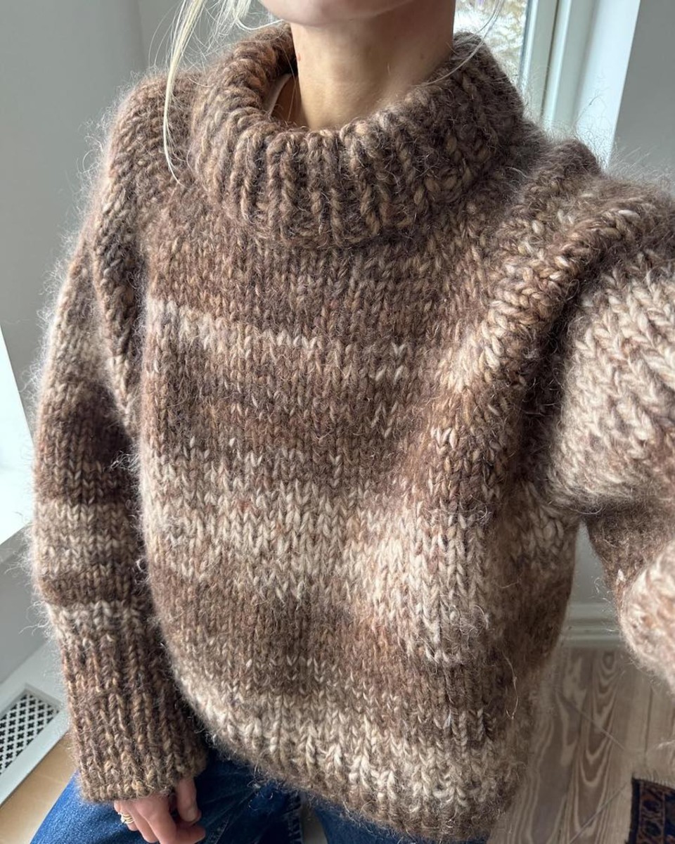 Bild på "Marble Sweater" stickad i Peer Gynt, Ballerina Chunkey, Alpakka Ull och KOS mönster från PetitKnit