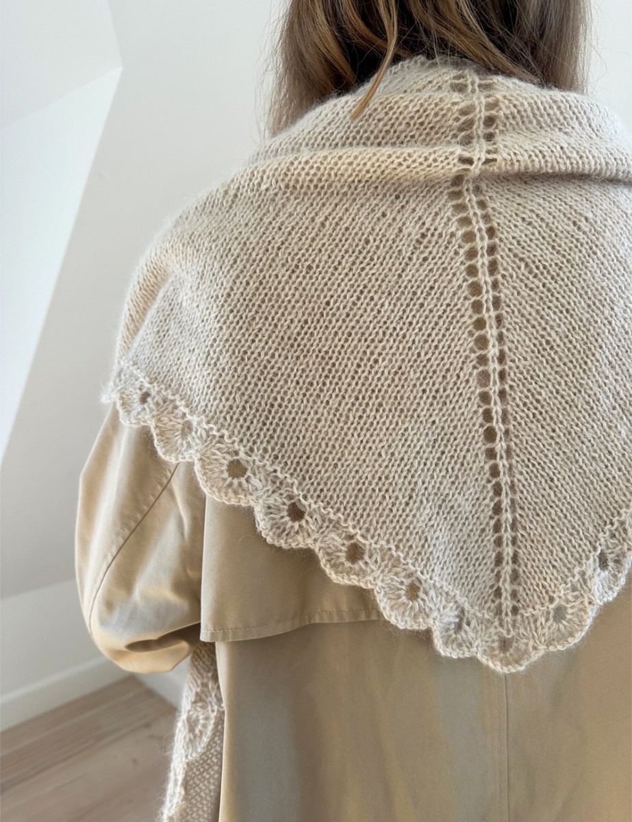 Bild på ELLIE SHAWL (SVENSKA) från Leknit