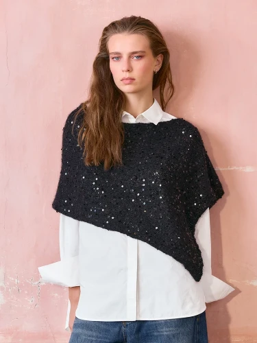 Bild på "Belle Poncho" stickad i Paljett och Tynn Silk Mohair. 2610-4. Mönster endast på Norska