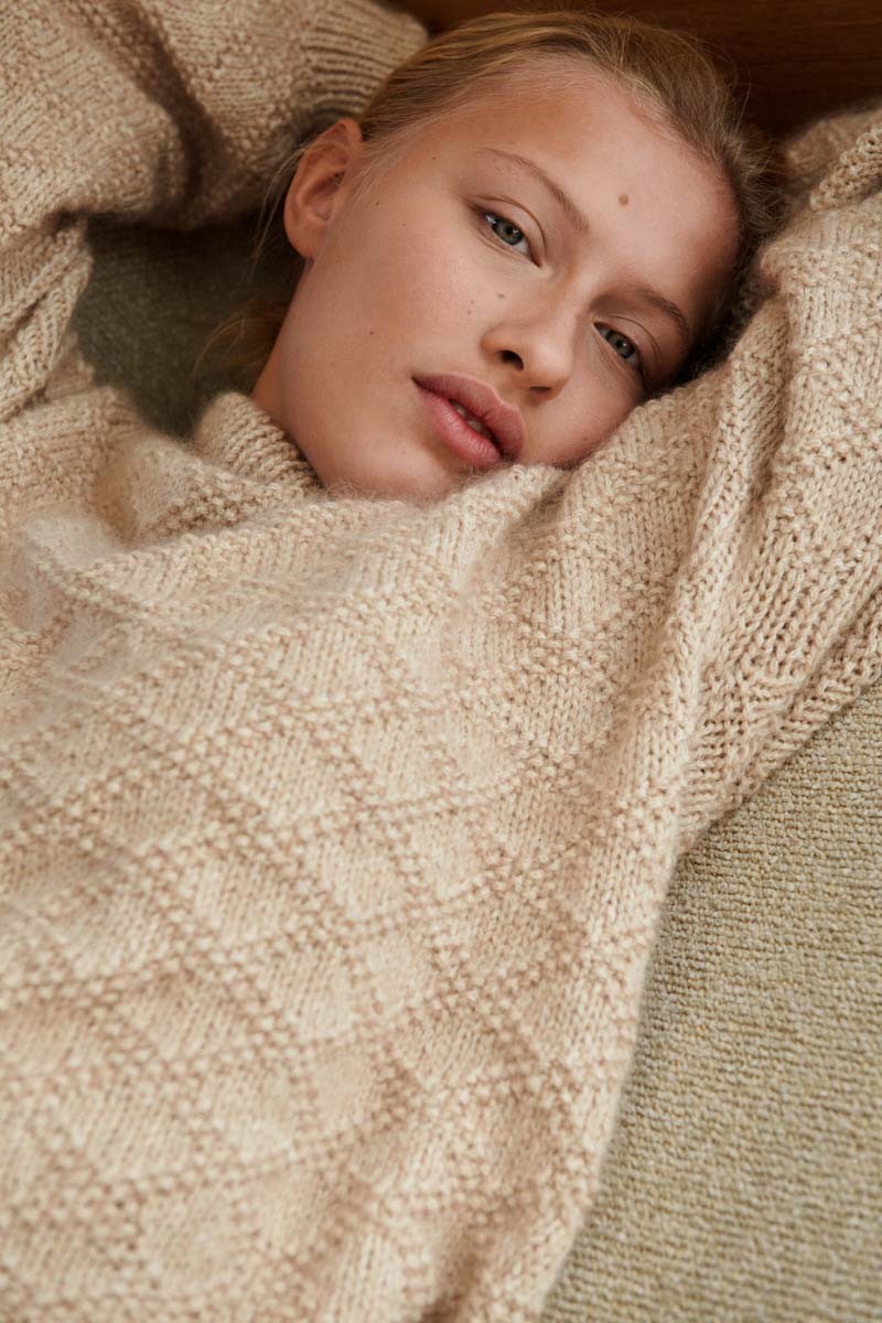 Bild på "TEXTURE SWEATER" stickad i Silk Mohair och Jensen